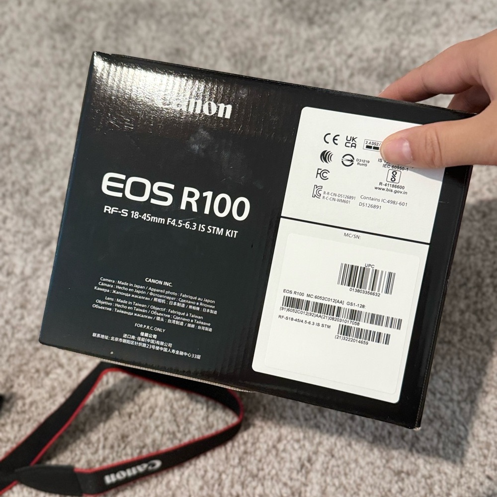 Canon EOS R100 - Picture 2 of 6